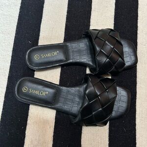 You have found your summer flats!